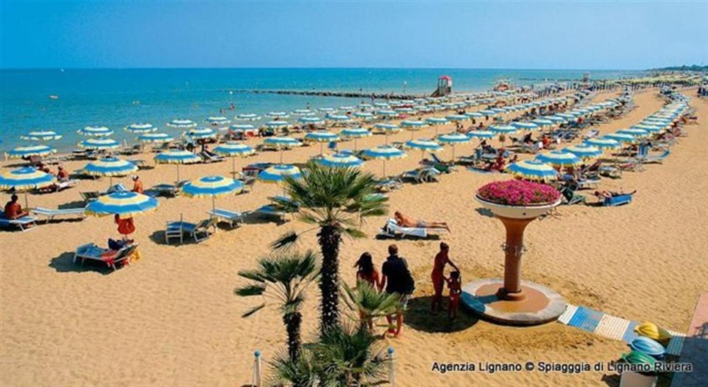 Lignano Exclusive With Pool Lignano Sabbiadoro Exterior foto